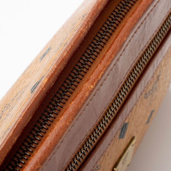 MCM Vintage Visetos Portfolio Clutch - Picture 13 of 14